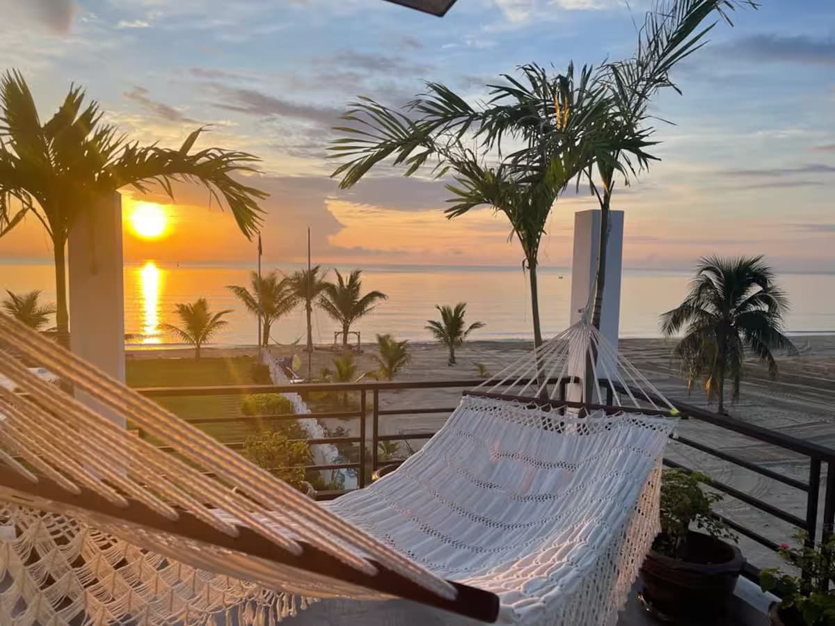 Honeymoon Suite (B4)