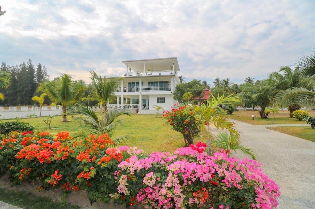 Tropical Gardens